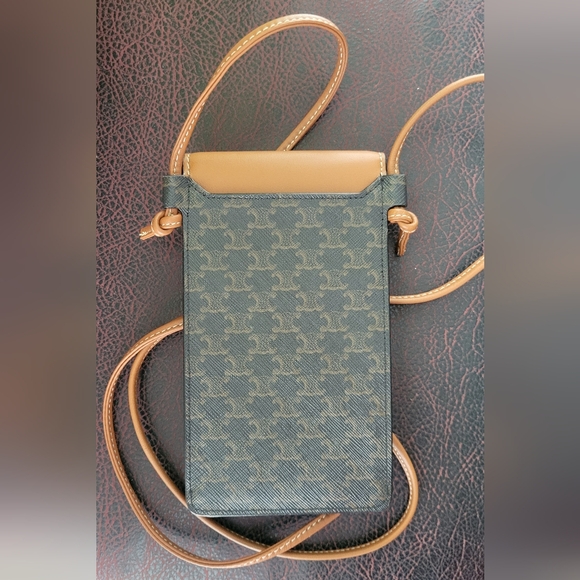 CELINE PHONE POUCH WITH FLAP IN TRIOMPHE CANVAS AND TAN LAMBSKIN - Picture 11 of 12